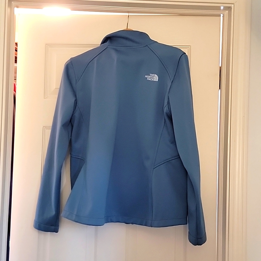 Northface Women's Windwall Jacket - image 2